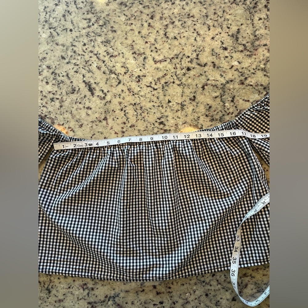 Women’s 100% cotton cropped Black and White Gingham Off-Shoulder Top size medium - Picture 3 of 5